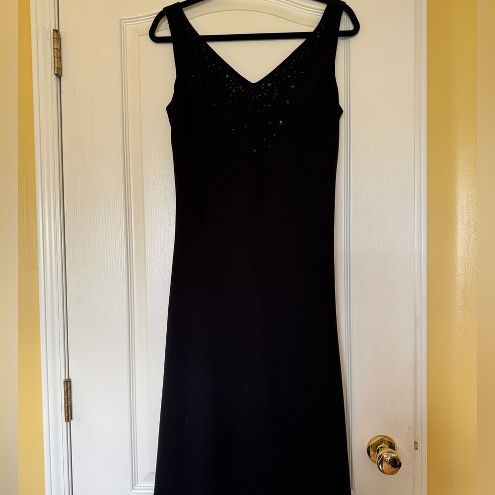 Elegant Black Sleeveless Dress
